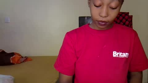 Snapshot of wizzia_khalifa chatting on 01/19/25, 02:06 girlie o online show from 01/19/25, 02:06