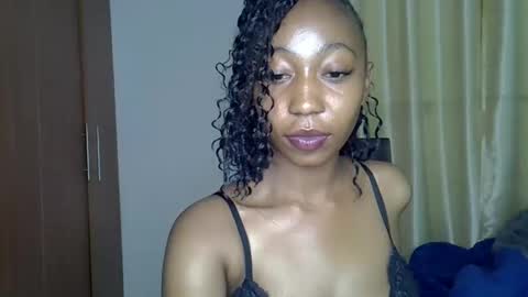 Snapshot of wizzia_khalifa chatting on 02/26/25, 02:48 girlie o online show from 02/26/25, 02:48