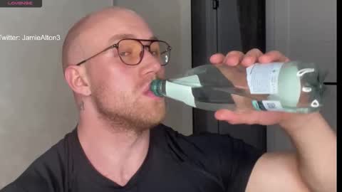 Wlademar online show from 11/10/25, 02:32