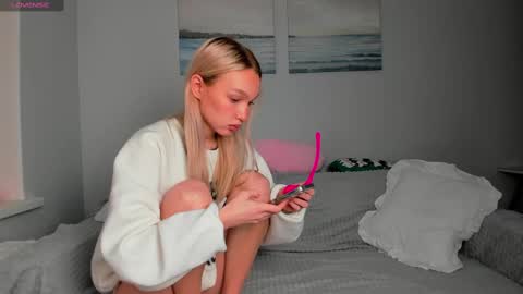 wladilia online show from 02/11/25, 08:42