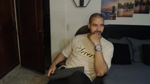 Magnus Dark independent model online show from 01/07/25, 05:01