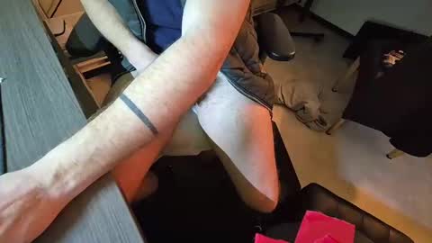 Snapshot of wnhz27 chatting on 01/03/25, 04:00 wnhz27 online show from 01/03/25, 04:00