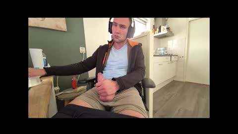 Snapshot of wnhz27 chatting on 09/10/25, 01:55 wnhz27 online show from 09/10/25, 01:55