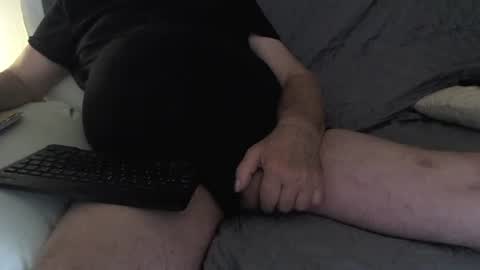 Snapshot of wobbel chatting on 12/17/25, 07:09 wobbel online show from 12/17/25, 07:09