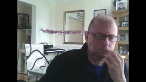 Snapshot of wobble444 chatting on 04/17/26, 10:51 wobble444 online show from 04/17/26, 10:51