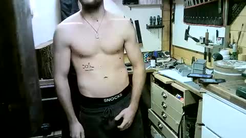 wolf021221 online show from 11/16/25, 04:56