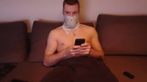 Snapshot of wolf021221 chatting on 04/07/26, 08:37 wolf021221 online show from 04/07/26, 08:37