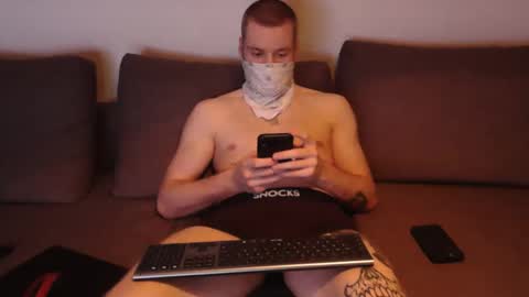 Snapshot of wolf021221 chatting on 04/15/26, 08:31 wolf021221 online show from 04/15/26, 08:31