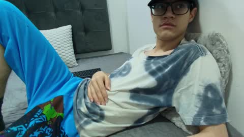  W O L F  online show from 03/04/25, 10:57