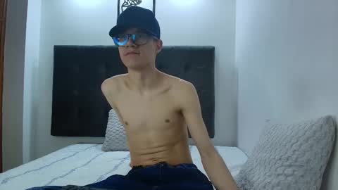  W O L F  online show from 03/11/25, 03:12