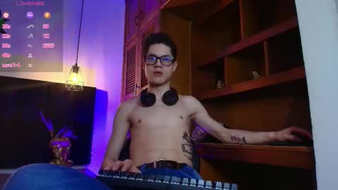  W O L F  online show from 03/12/26, 11:27