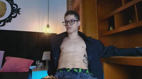  W O L F  online show from 04/10/26, 11:26