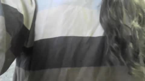 Snapshot of wolfxsnow chatting on 12/31/24, 09:28 wolfxsnow online show from 12/31/24, 09:28