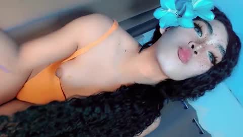 Snapshot of womanoflove chatting on 12/25/24, 04:32 Jexie online show from 12/25/24, 04:32