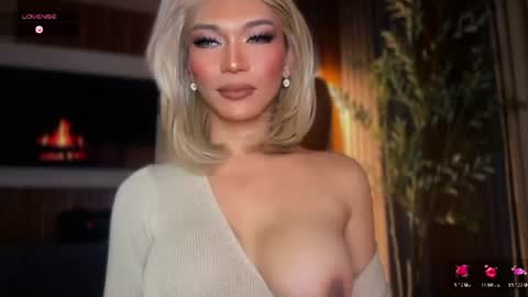Julia online show from 07/18/26, 05:22