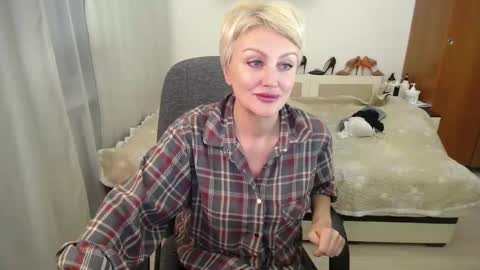 Snapshot of women_pleasures chatting on 02/07/25, 08:31 women_pleasures online show from 02/07/25, 08:31