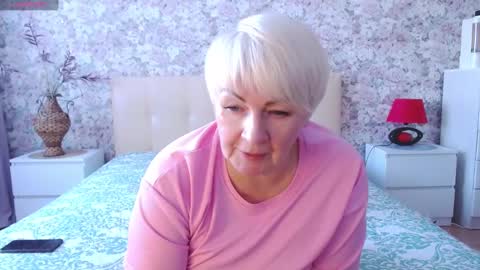 Snapshot of women_pleasures chatting on 02/20/25, 10:16 women_pleasures online show from 02/20/25, 10:16