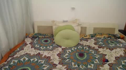 Snapshot of women_pleasures chatting on 02/28/25, 12:43 women_pleasures online show from 02/28/25, 12:43