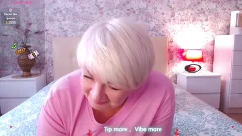 Snapshot of women_pleasures chatting on 03/05/25, 07:27 women_pleasures online show from 03/05/25, 07:27