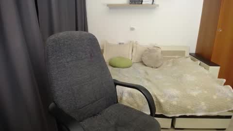 Snapshot of women_pleasures chatting on 10/12/25, 07:35 women_pleasures online show from 10/12/25, 07:35