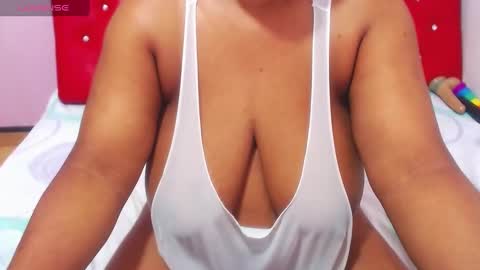 Snapshot of wonderfuldiana chatting on 01/24/25, 02:30 online show from 01/24/25, 02:30