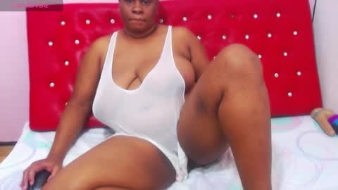 Snapshot of wonderfuldiana chatting on 02/08/25, 03:30 online show from 02/08/25, 03:30