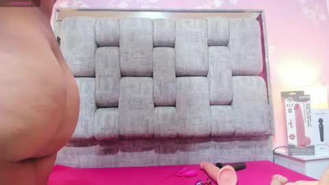 wonderkloe_ online show from 11/04/25, 08:30