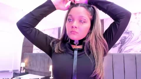 wonderkloe_ online show from 06/04/26, 10:16