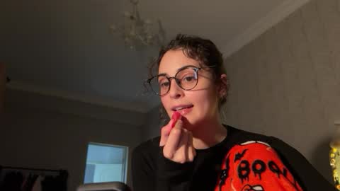 Stia online show from 11/26/25, 02:29