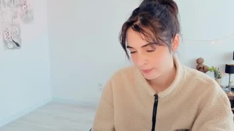 Stia online show from 04/13/26, 02:55