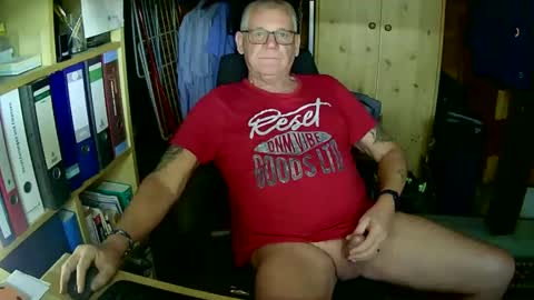 Snapshot of wonneprop10 chatting on 03/07/25, 12:34 Always Horny online show from 03/07/25, 12:34
