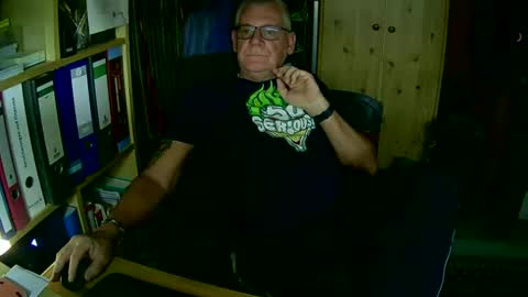 Snapshot of wonneprop10 chatting on 03/09/25, 12:53 Always Horny online show from 03/09/25, 12:53
