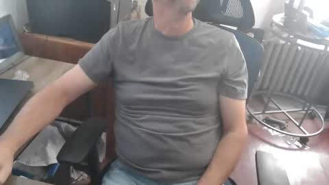 woodworker6473 online show from 02/26/26, 01:43