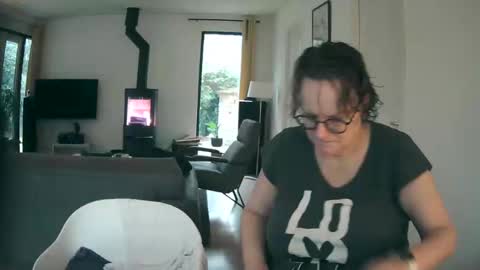 woodwurm and Snoeske online show from 02/10/25, 04:04