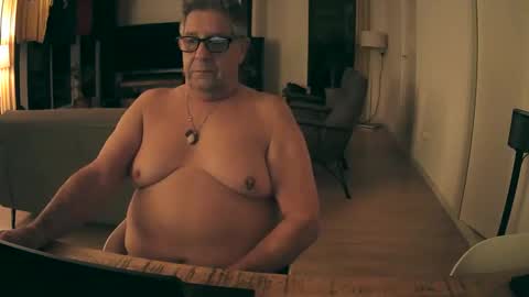 woodwurm and Snoeske online show from 10/19/25, 04:02