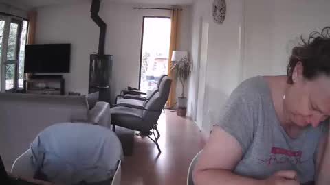 woodwurm and Snoeske online show from 04/07/26, 06:03