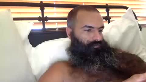 Snapshot of woof_wolf37 chatting on 10/18/25, 03:57 woof_wolf37 online show from 10/18/25, 03:57
