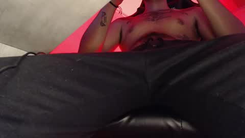 Woondeer online show from 11/10/25, 07:02