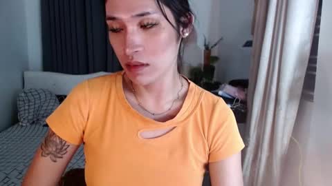 Camilla online show from 12/04/25, 10:57