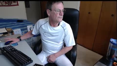 Large one  online show from 11/09/25, 01:09