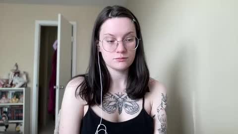 Snapshot of worship_lucina chatting on 12/27/24, 03:26 Lucina online show from 12/27/24, 03:26