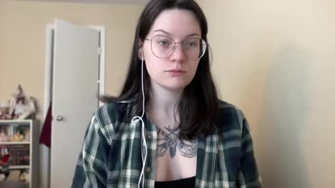 Snapshot of worship_lucina chatting on 01/06/25, 03:29 Lucina online show from 01/06/25, 03:29