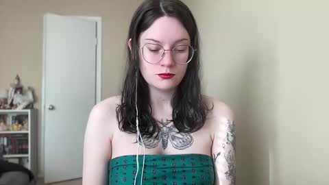 Snapshot of worship_lucina chatting on 01/14/25, 03:36 Lucina online show from 01/14/25, 03:36