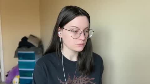 Snapshot of worship_lucina chatting on 02/17/25, 05:53 Lucina online show from 02/17/25, 05:53