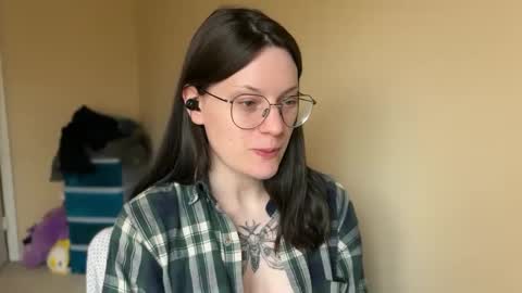 Snapshot of worship_lucina chatting on 02/19/25, 06:10 Lucina online show from 02/19/25, 06:10