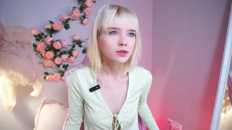 Snapshot of wow_angel chatting on 05/27/26, 05:48 wow_angel online show from 05/27/26, 05:48