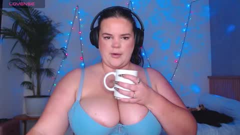 Snapshot of wow_its_kaitlyn chatting on 10/14/25, 11:11 Kaitlyn xx online show from 10/14/25, 11:11