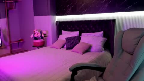 Maya online show from 11/05/25, 12:43