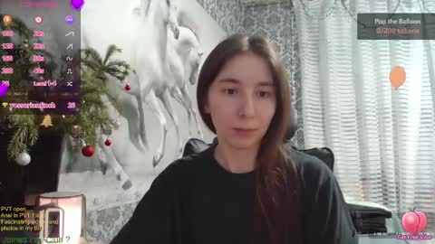 Snapshot of wow_porno_ chatting on 12/19/24, 02:24 Anna  online show from 12/19/24, 02:24
