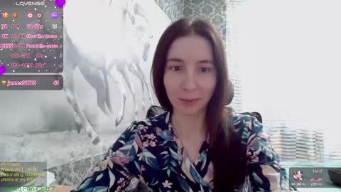 Snapshot of wow_porno_ chatting on 02/15/25, 09:27 Anna  online show from 02/15/25, 09:27